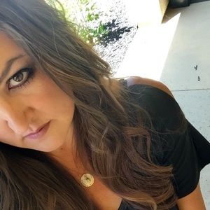 Meet your Posher, Pamela